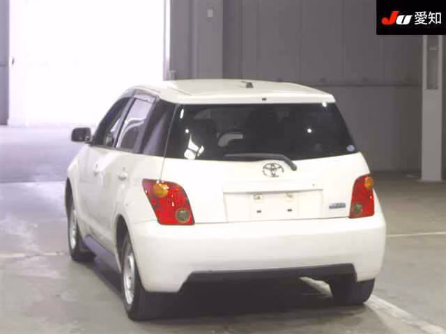 TOYOTA IST