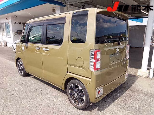 DAIHATSU WAKE