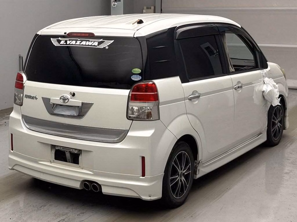 TOYOTA SPADE