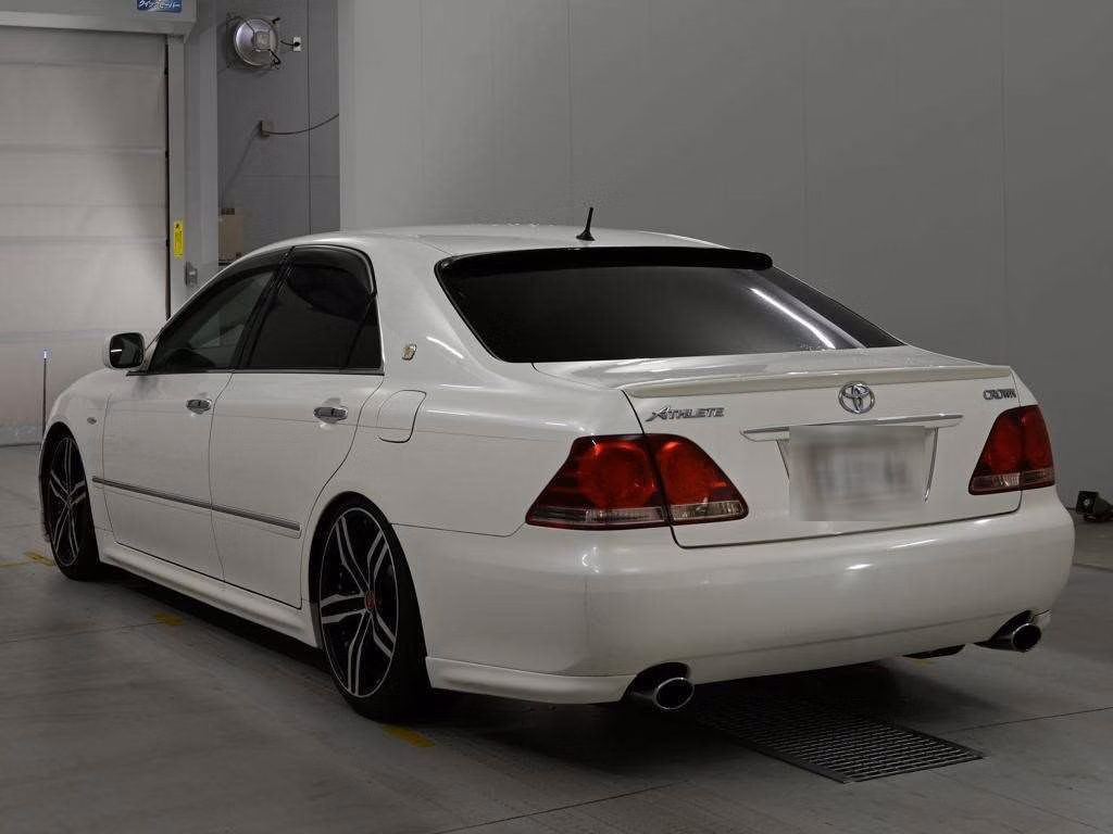 TOYOTA CROWN