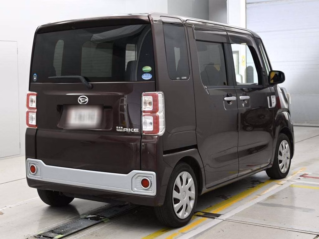 DAIHATSU WAKE