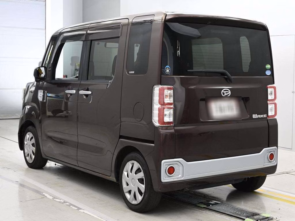 DAIHATSU WAKE
