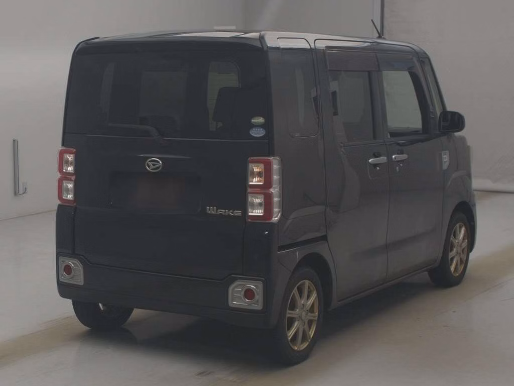 DAIHATSU WAKE