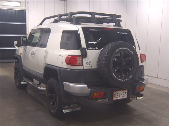 TOYOTA FJ CRUISER