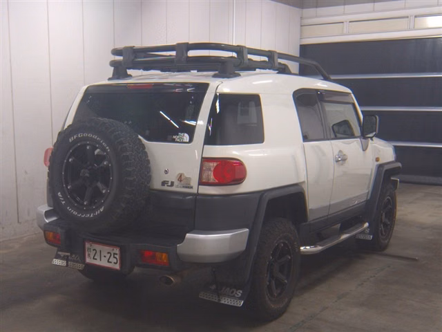 TOYOTA FJ CRUISER
