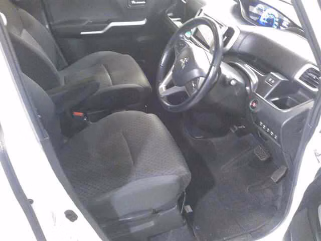 MITSUBISHI DELICA D:2