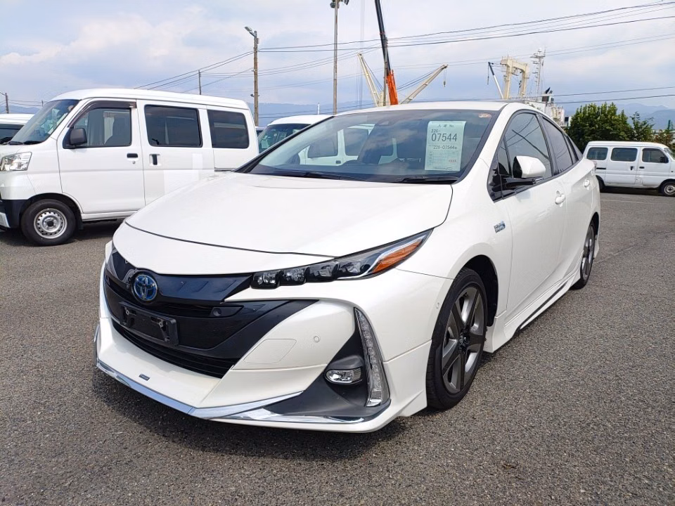 TOYOTA PRIUS PHV