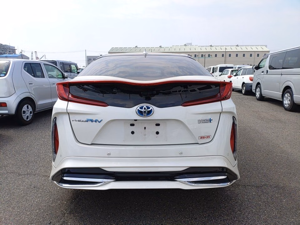 TOYOTA PRIUS PHV