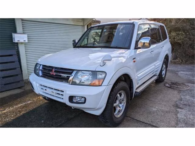 MITSUBISHI PAJERO