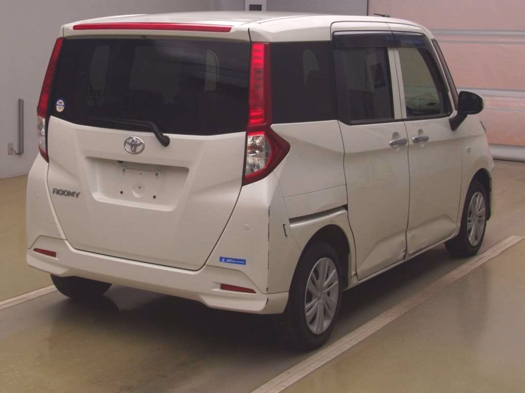 TOYOTA ROOMY