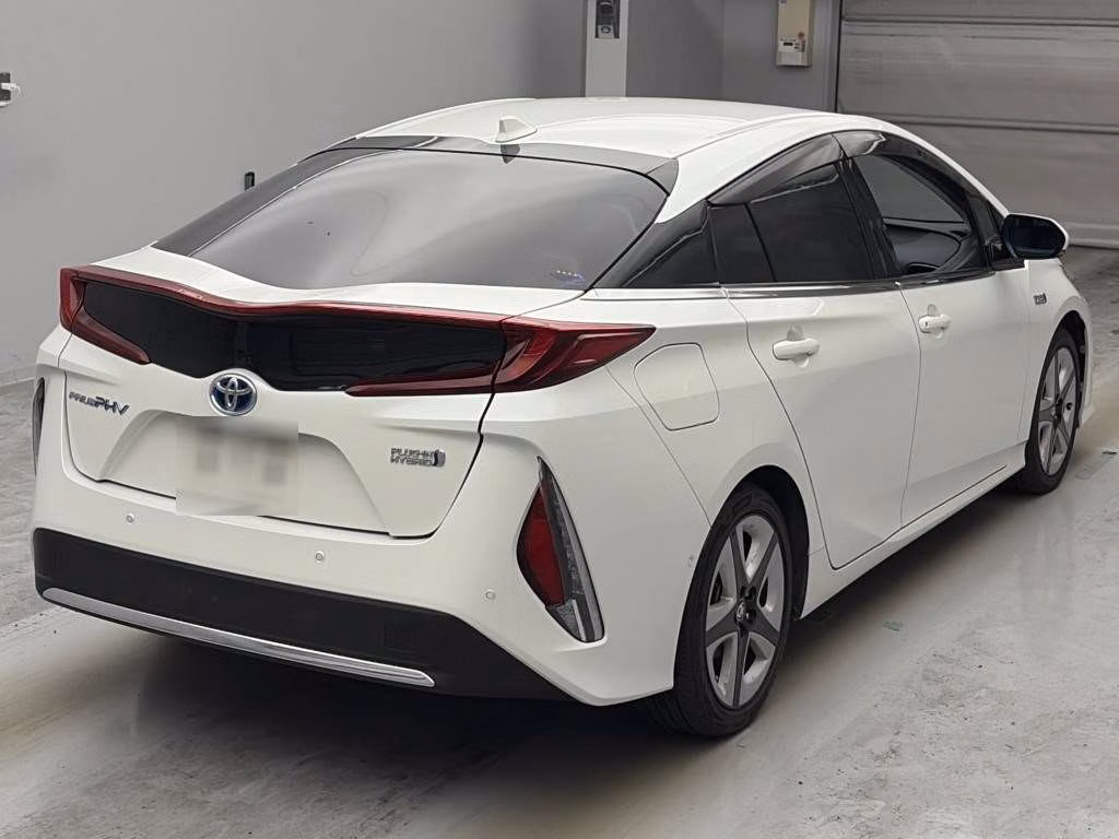 TOYOTA PRIUS PHV