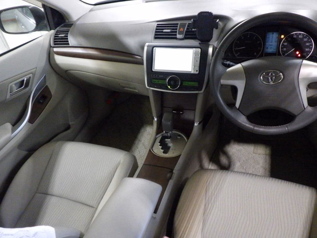 TOYOTA PREMIO