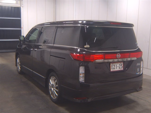 NISSAN ELGRAND