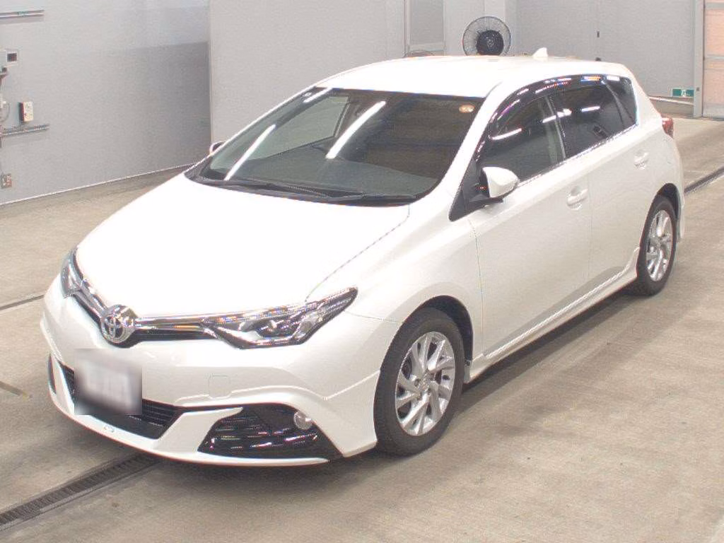 TOYOTA AURIS