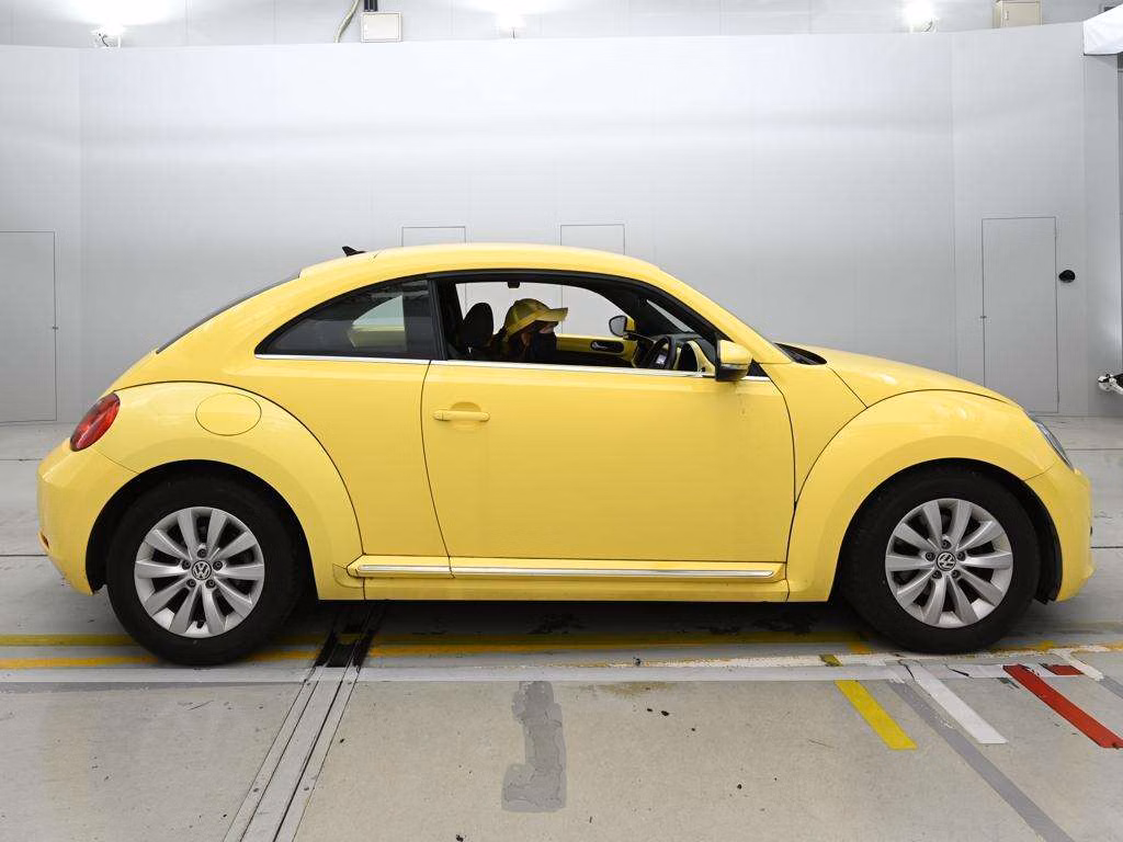 VOLKSWAGEN BEETLE