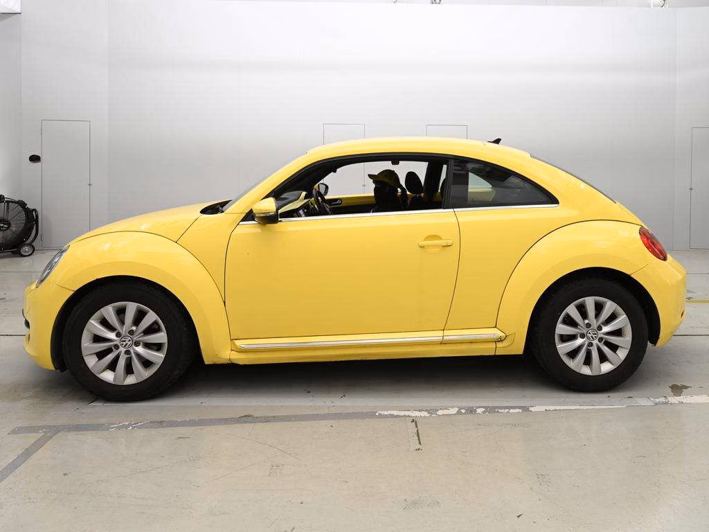 VOLKSWAGEN BEETLE