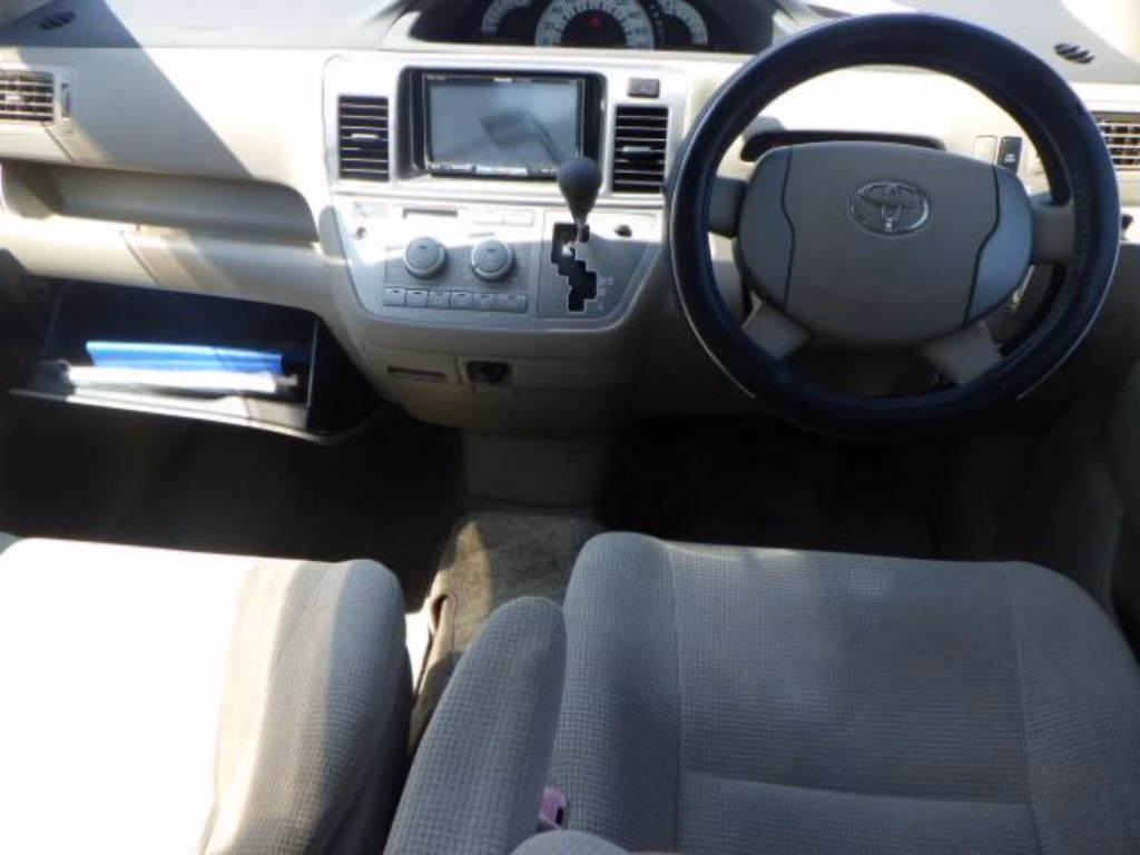 TOYOTA RAUM