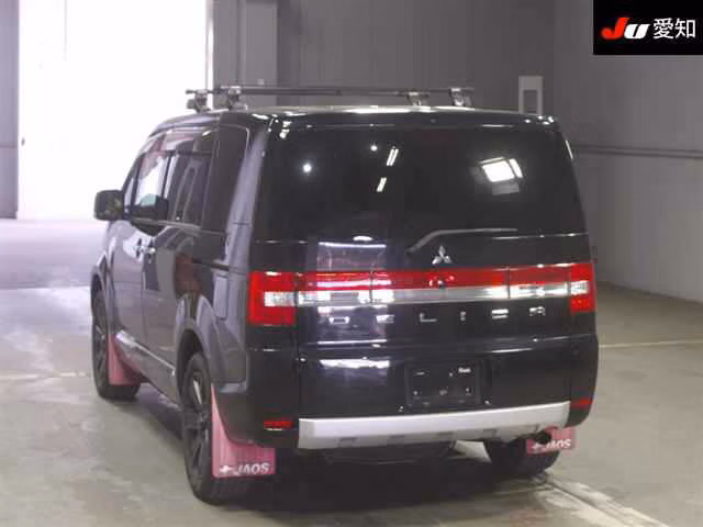 MITSUBISHI DELICA D:5