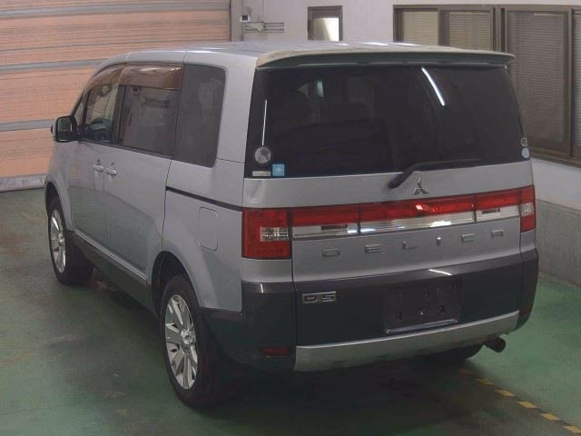 MITSUBISHI DELICA D:5