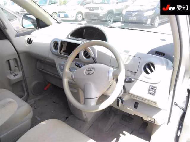 TOYOTA PORTE