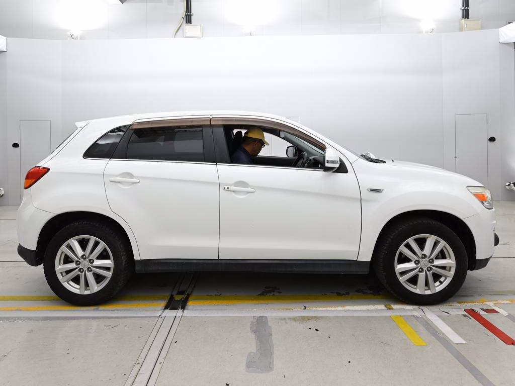 MITSUBISHI RVR