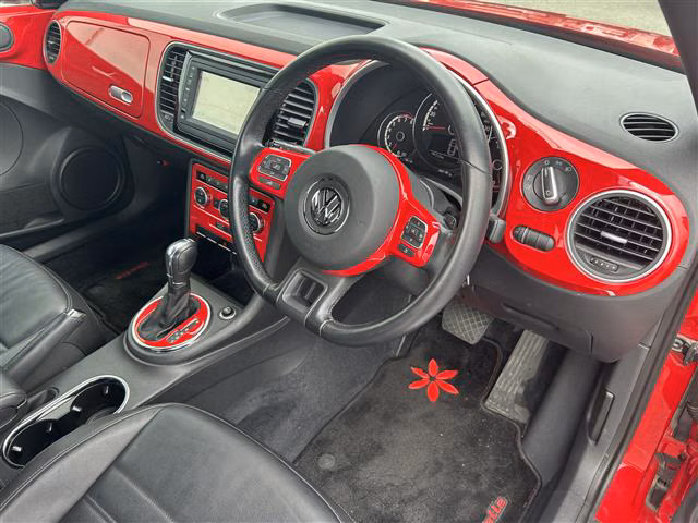 VOLKSWAGEN BEETLE