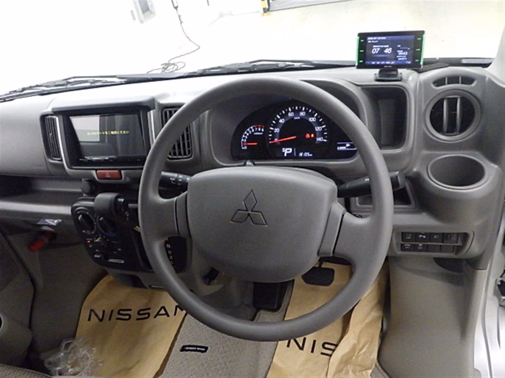 MITSUBISHI MINICAB
