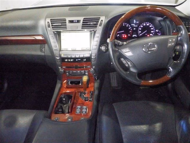 LEXUS LS460
