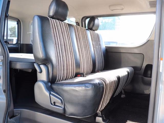 TOYOTA REGIUS ACE