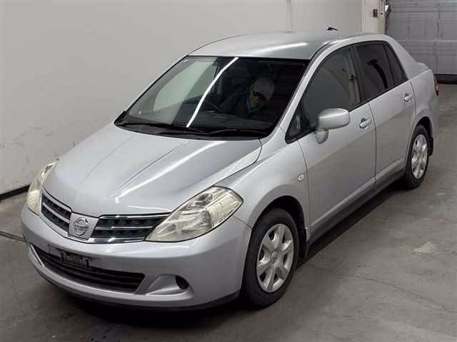 NISSAN TIIDA LATIO