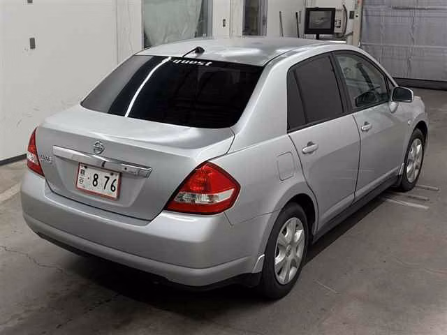 NISSAN TIIDA LATIO