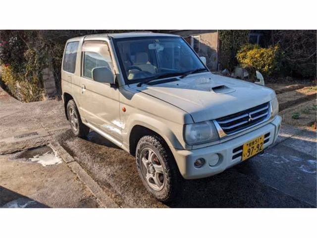 MITSUBISHI PAJERO MINI