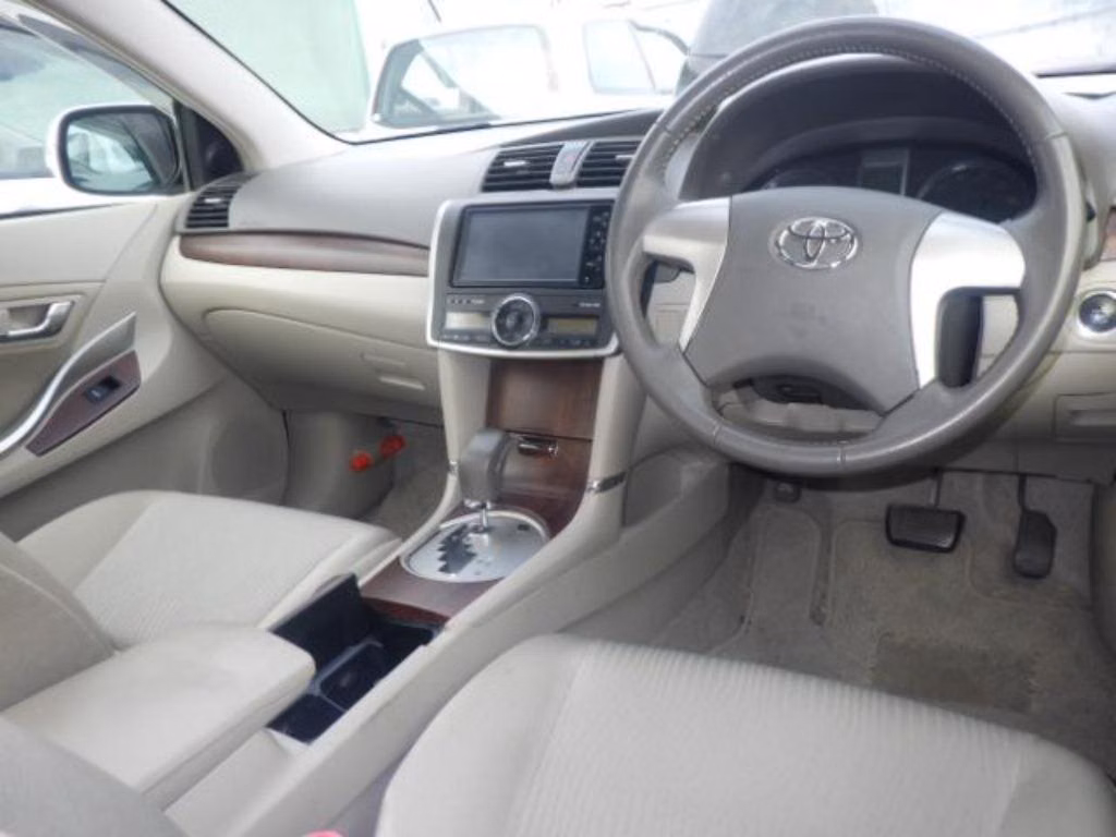 TOYOTA PREMIO