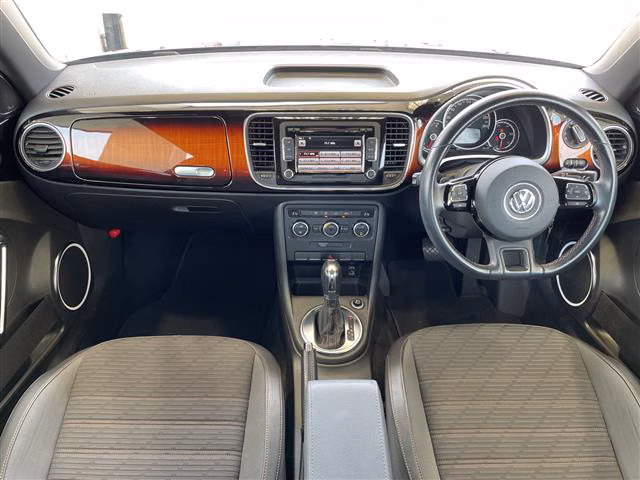VOLKSWAGEN BEETLE