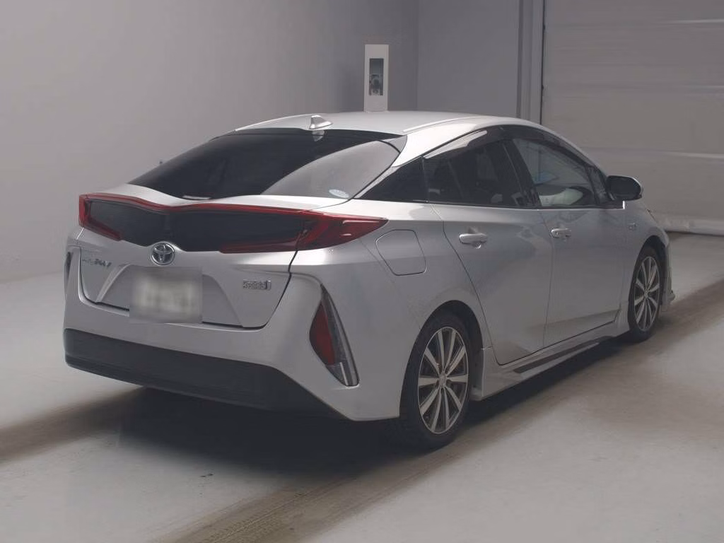 TOYOTA PRIUS PHV