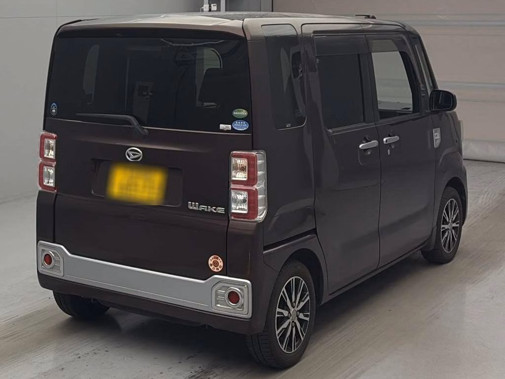 DAIHATSU WAKE