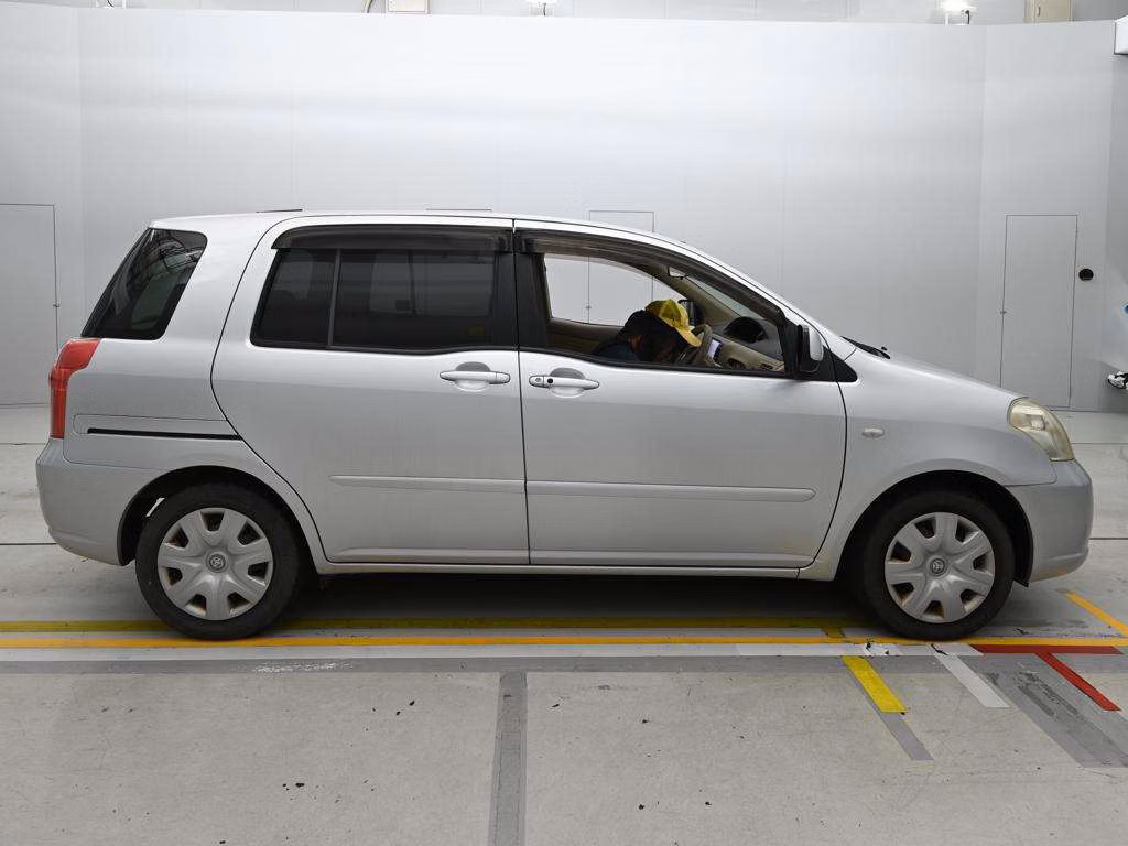 TOYOTA RAUM