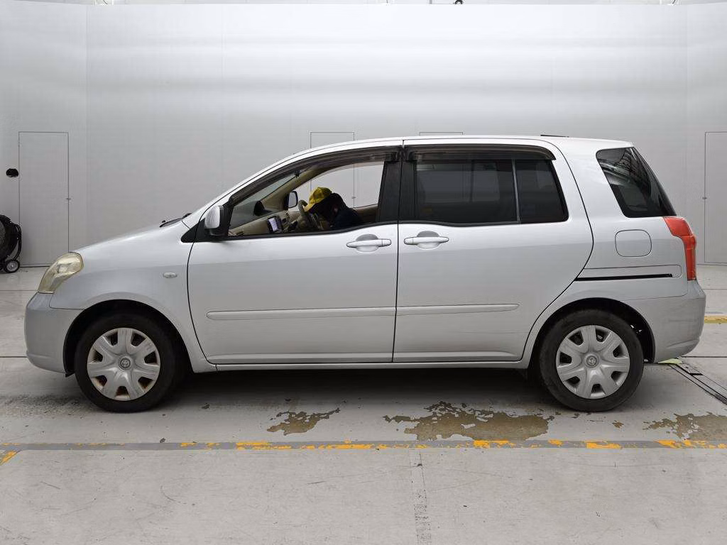 TOYOTA RAUM