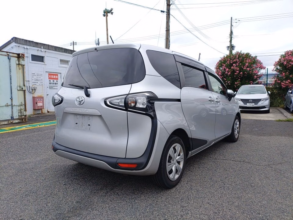 TOYOTA SIENTA