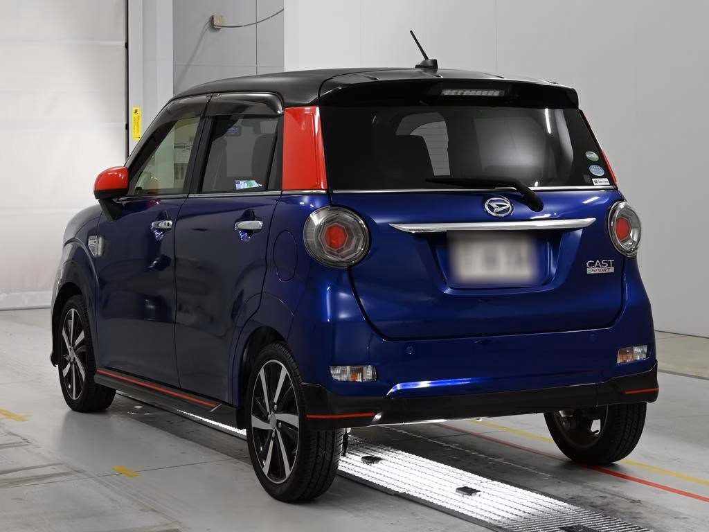 DAIHATSU CAST