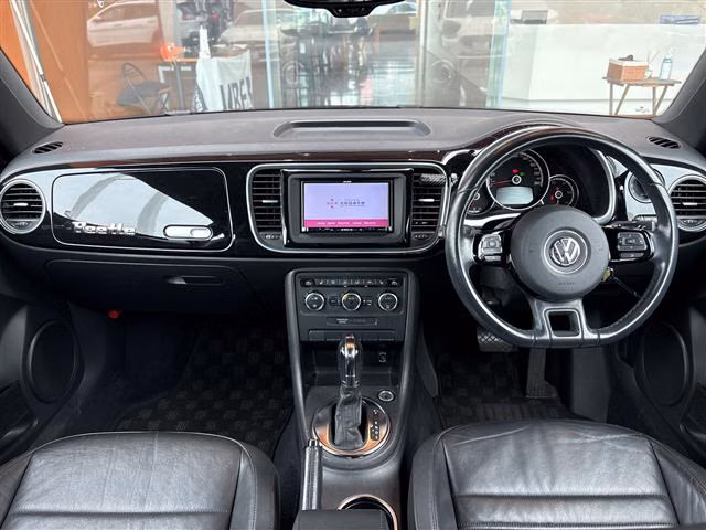 VOLKSWAGEN BEETLE