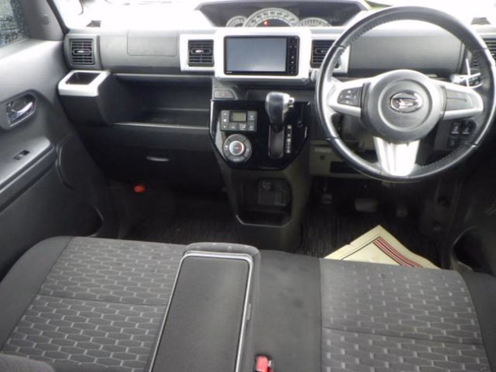 DAIHATSU WAKE