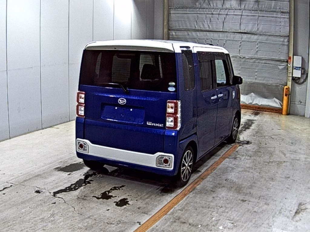 DAIHATSU WAKE