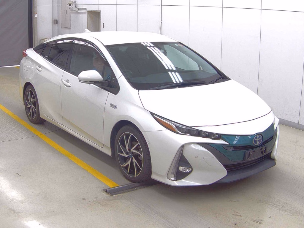 TOYOTA PRIUS PHV