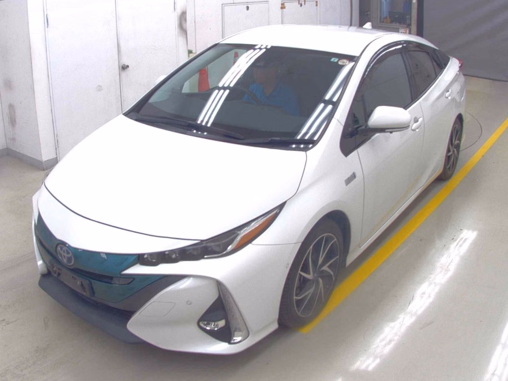 TOYOTA PRIUS PHV