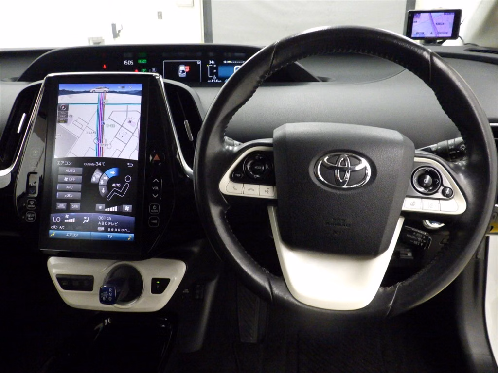 TOYOTA PRIUS PHV