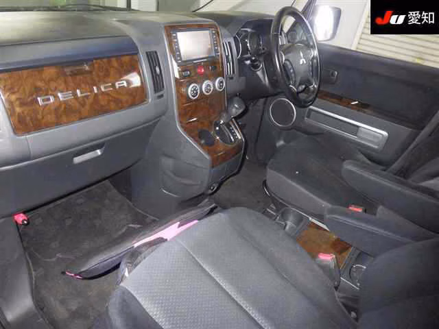 MITSUBISHI DELICA D:5