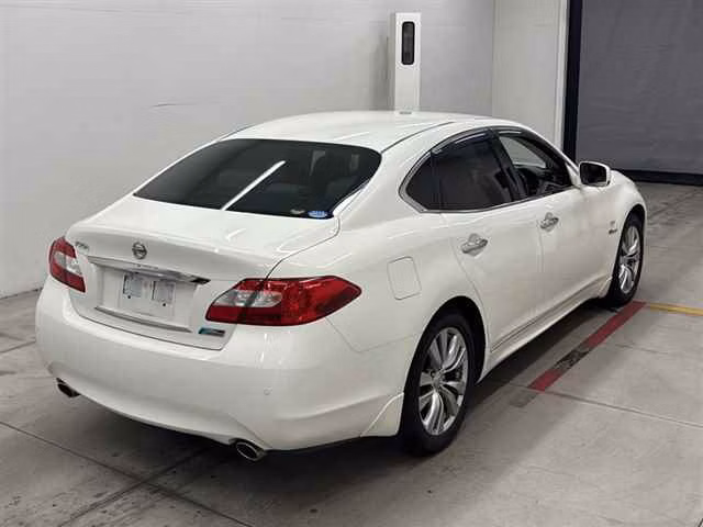 NISSAN FUGA