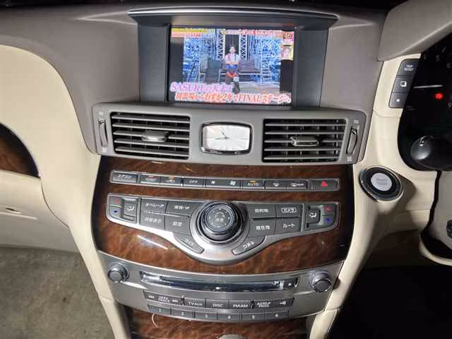 NISSAN FUGA