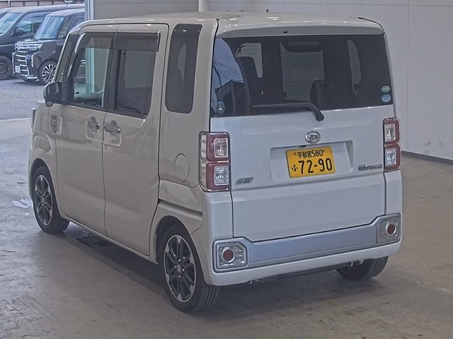 DAIHATSU WAKE